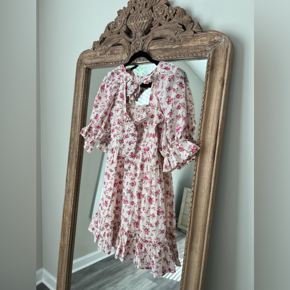 New Look tie back shirred smock dress in
white floral size 2 worn once - Picture 8 of 13